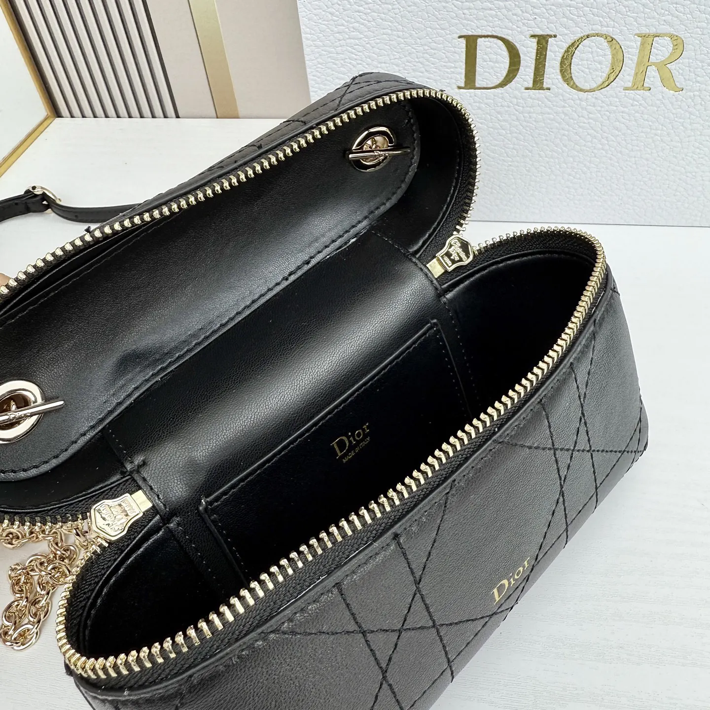 Black Cosmetic Pouch Leather Image 9 Black Cosmetic Pouch Leather Image 9