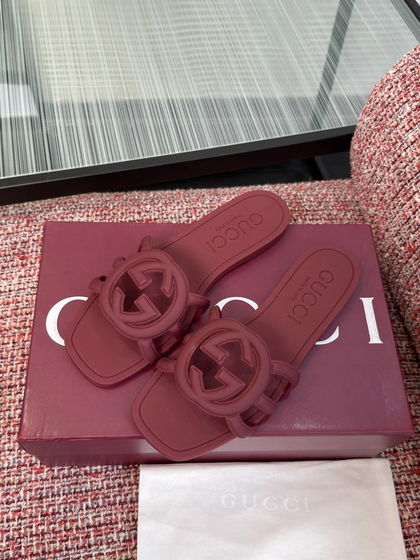 Gucci Interlocking G 酒红色凉拖 休闲款