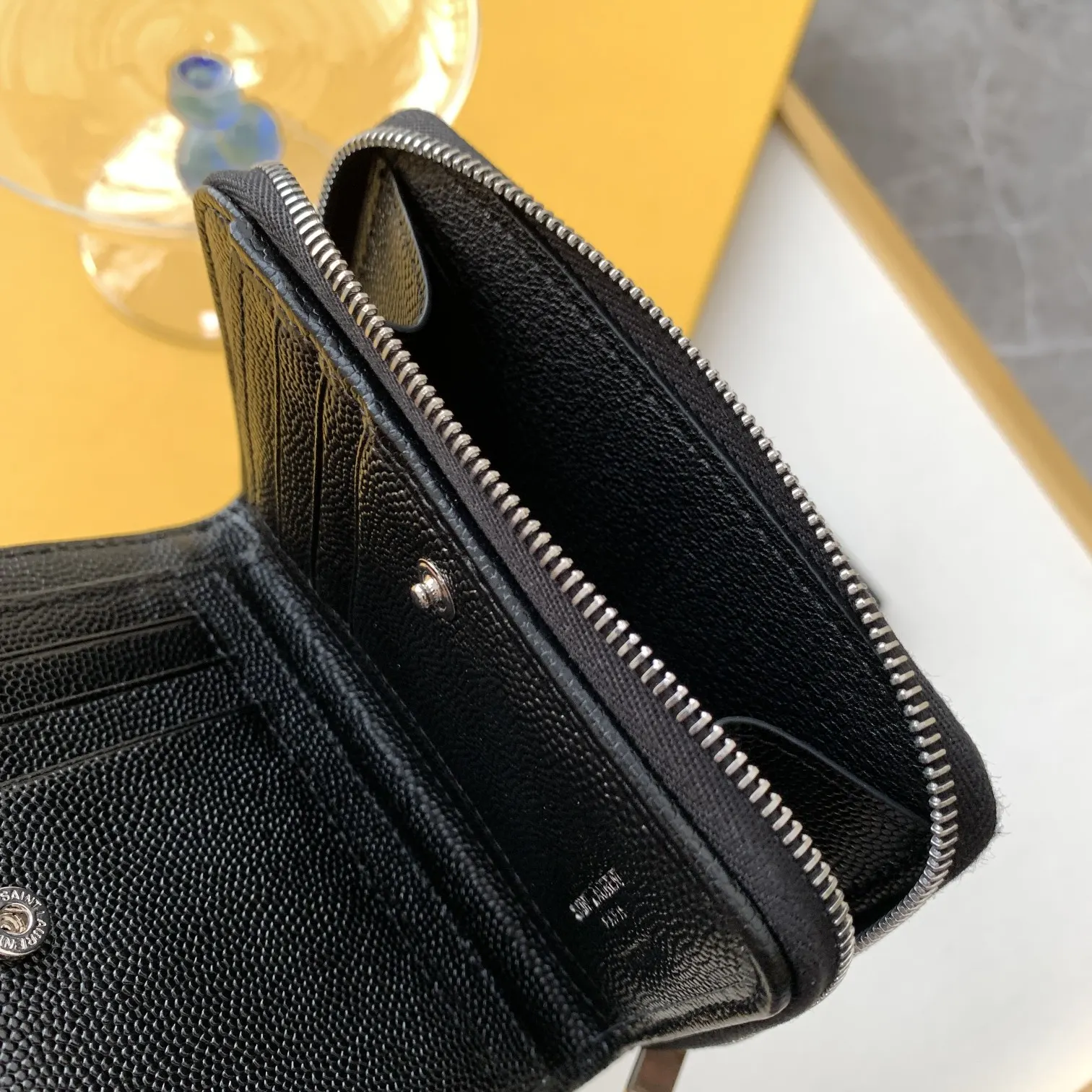 YSL 黑色 金色 牛皮 手拿包 精致手拿款