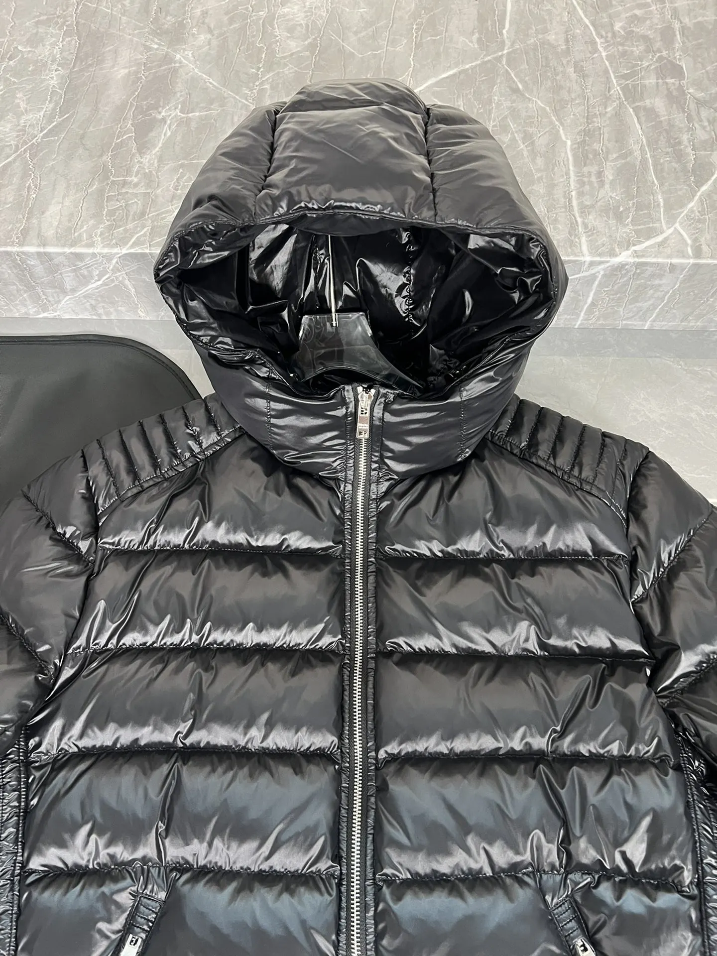 Prada 三角标 外套 通勤休闲