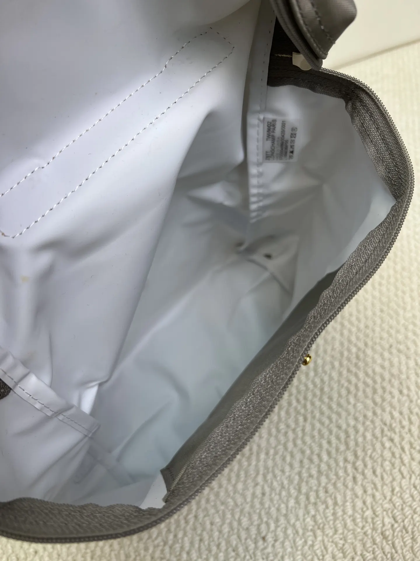 斑鸠灰 级别珑骧背包 斑鸠灰 级 雙肩包 实用雙肩款