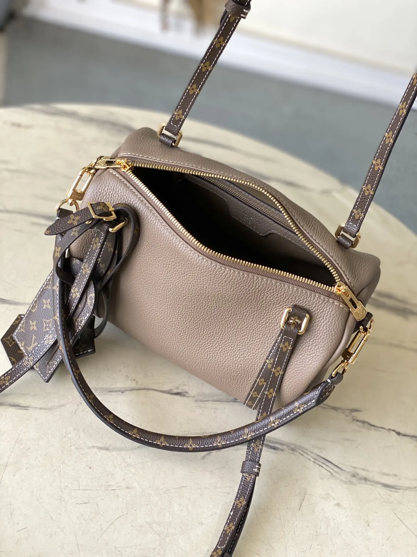 LV Keepall 行李箱 旅行拉杆款 轻便出行款
