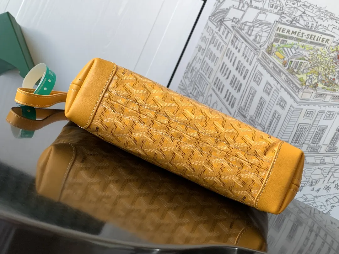 Goyard 黄色 CONTI手拿包是存放日常个人物品的理想伴侣 精致手拿款