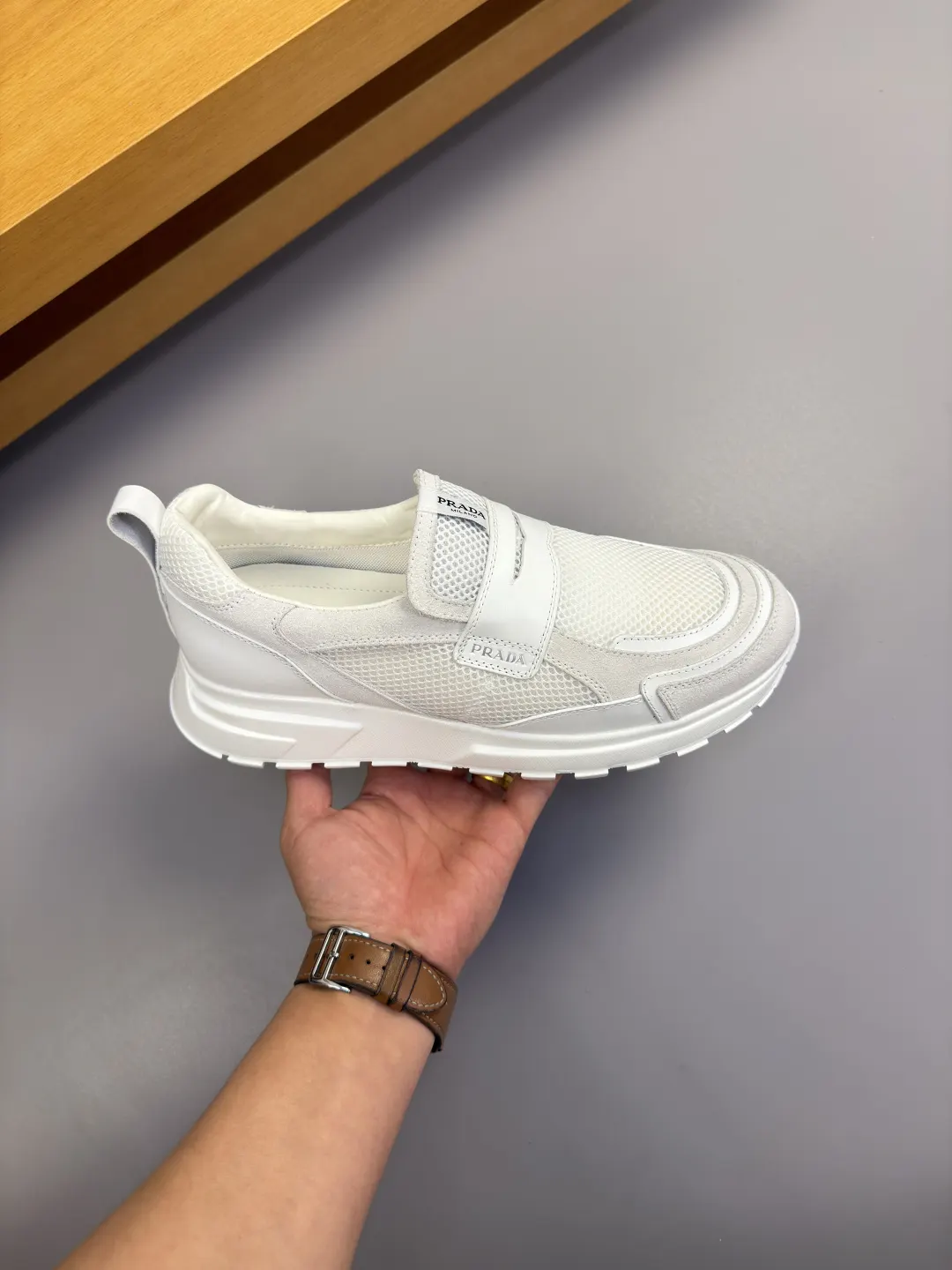PRADA 牛皮 帆布 Logo 运动鞋 休闲运动款