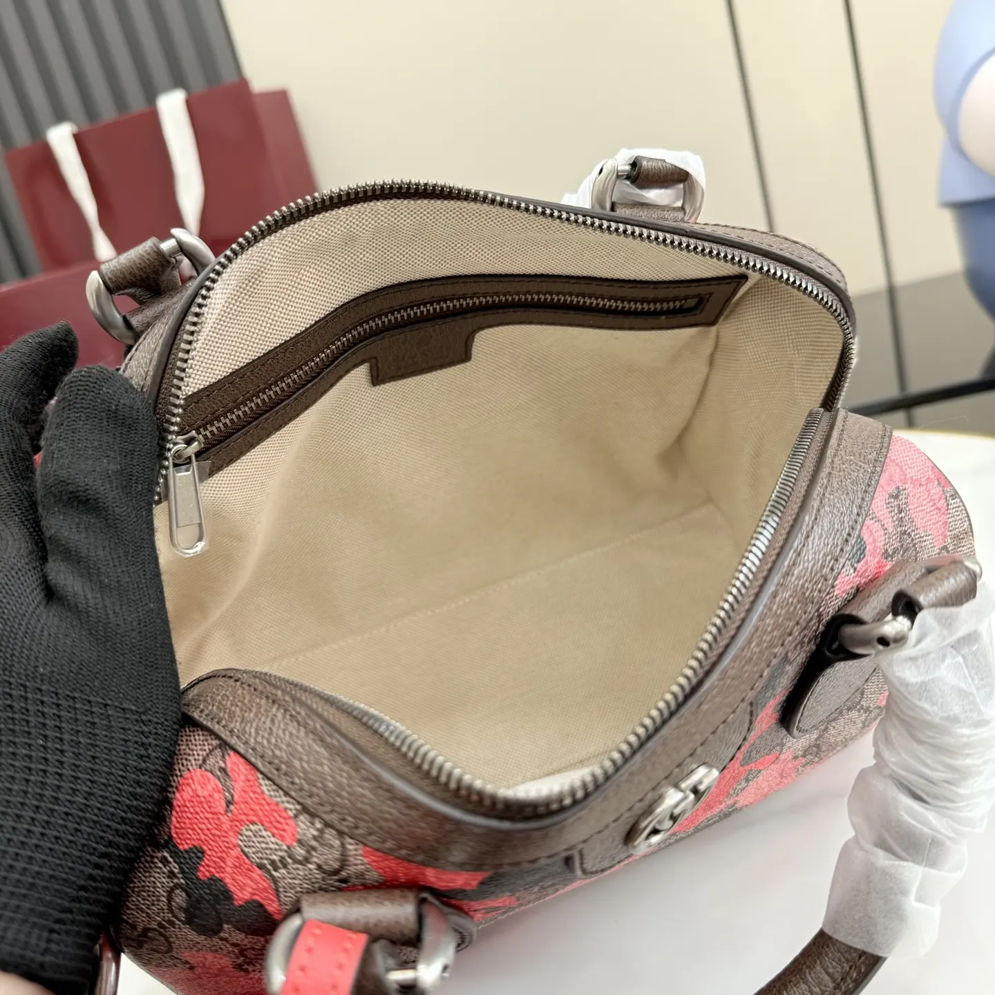 棕色 紅色 皮革 生动迷彩结合别致 色 焕新演绎經典GG图案 旅行袋 大容量旅行款(數字9) 棕色 紅色 皮革 生动迷彩结合别致 色 焕新演绎經典GG图案 旅行袋 大容量旅行款(數字9)