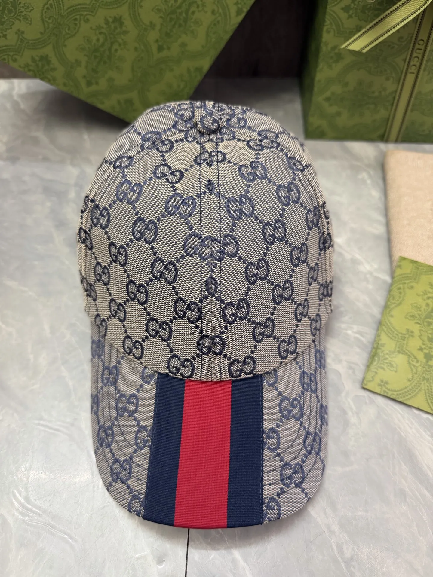 Gucci GG Monogram 棒球帽 灰色