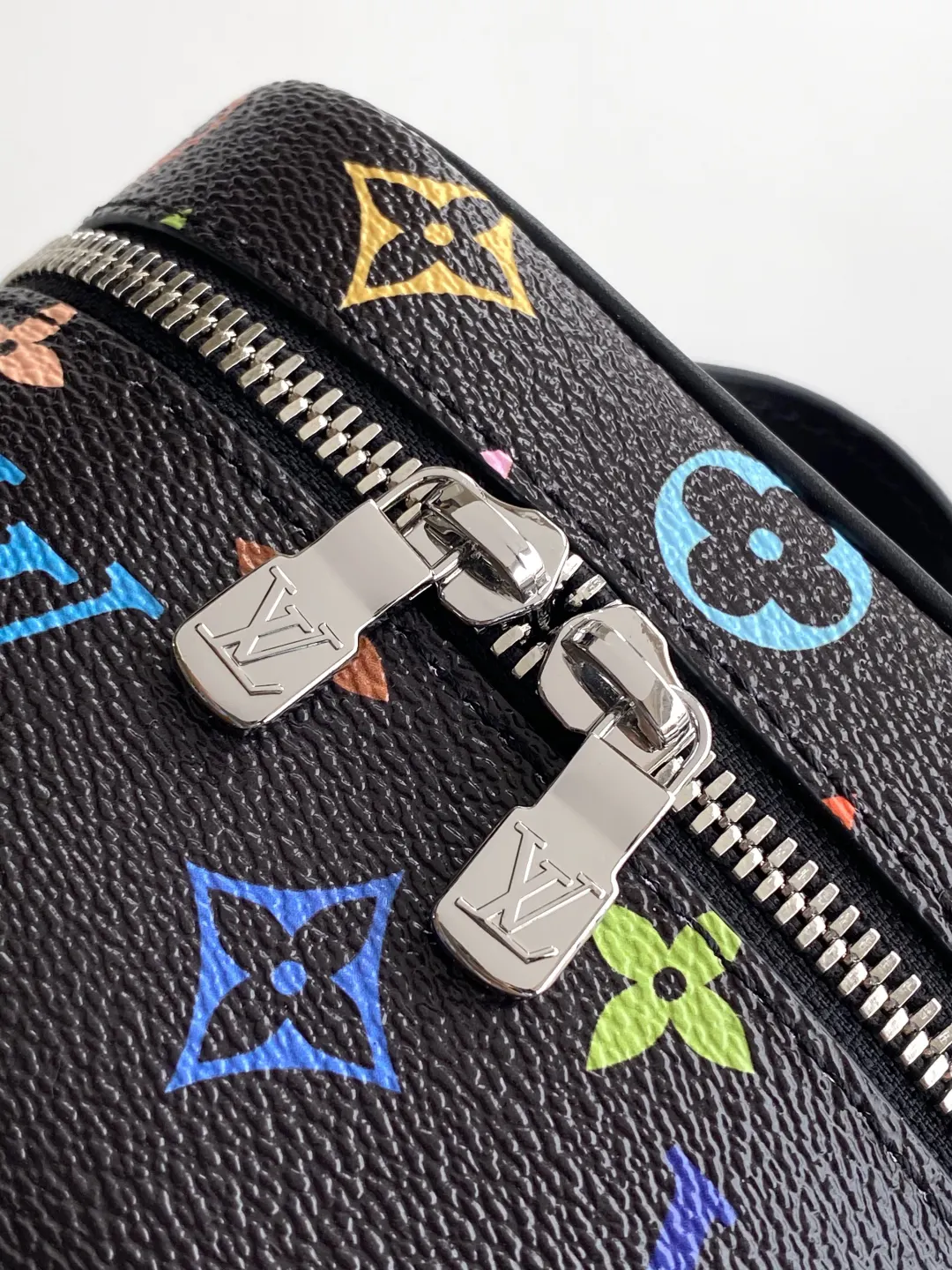 Louis Vuitton Cosmetic Pouch Canvas