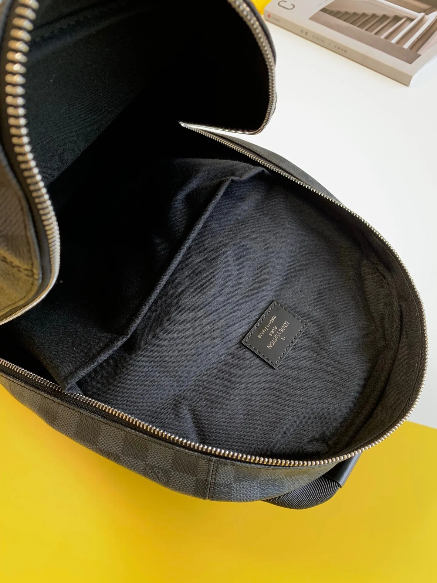 LV 黑色压纹手机包 轻便斜挎款｜ORBUYBAG 岚奢包高端时尚精品