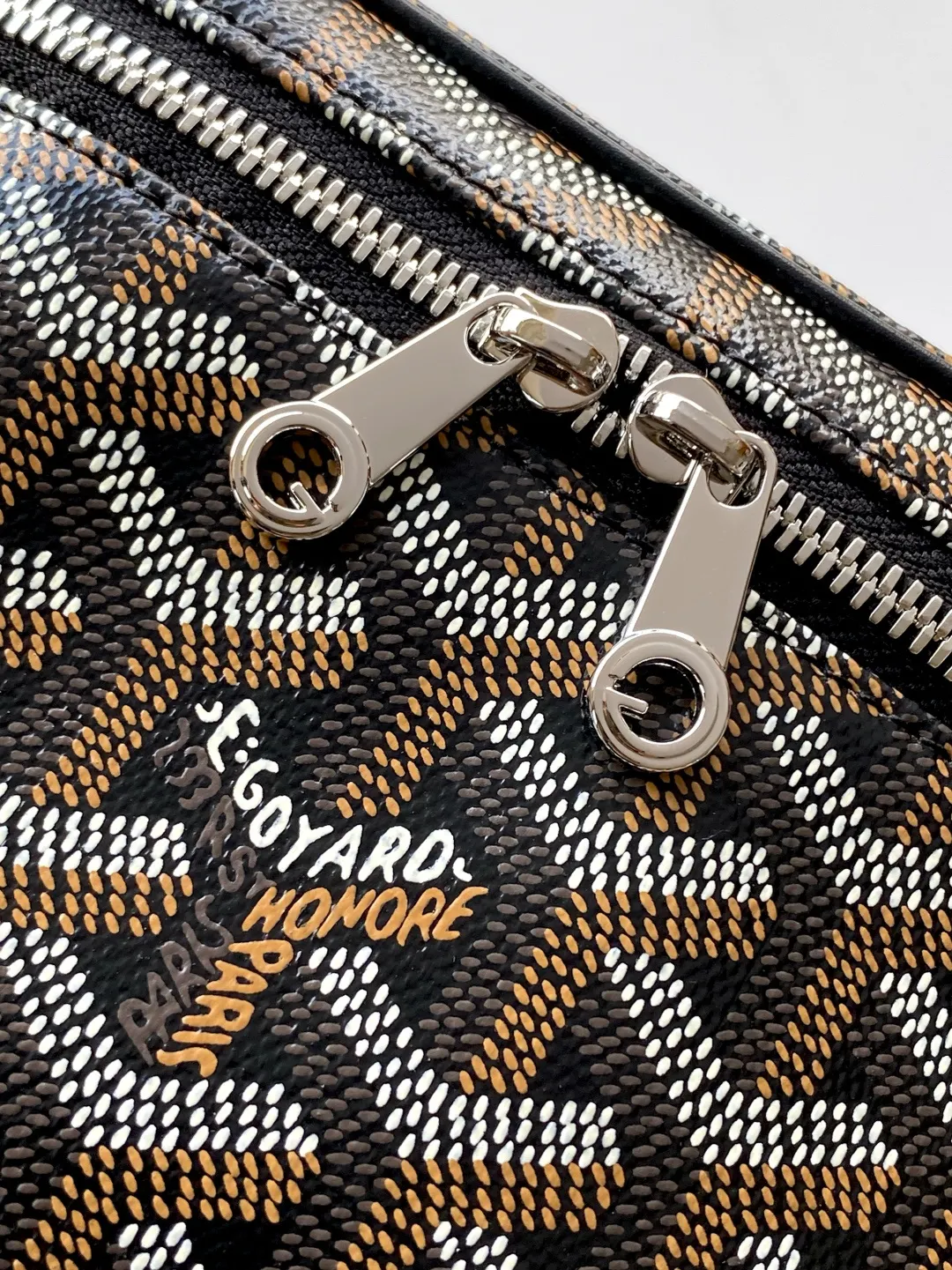 Goyard Cosmetic Pouch Image 9 Goyard Cosmetic Pouch Image 9