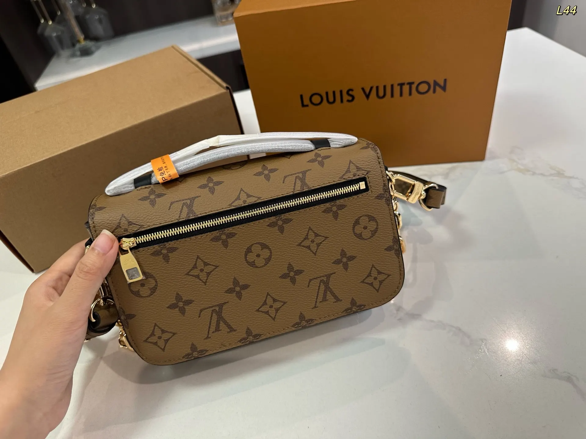 LV 小邮差包 更精致了有没有～ 斜挎包 轻便斜挎款