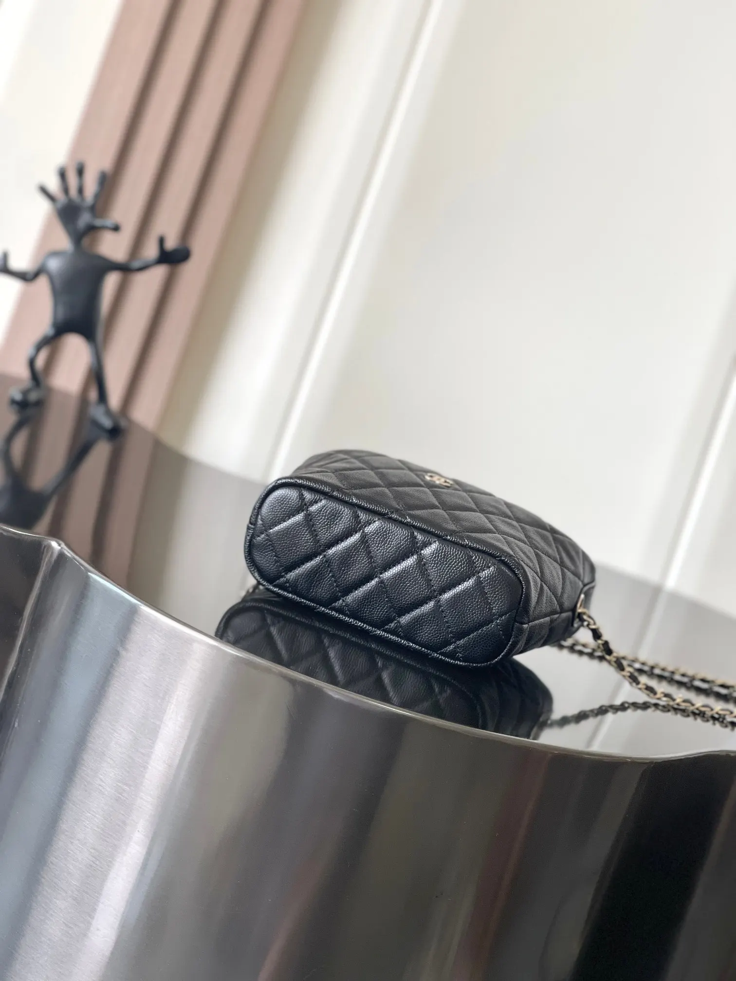 Chanel 魚子醬牛皮19 Bag鏈條包 單肩斜挎(數字4) Chanel 魚子醬牛皮19 Bag鏈條包 單肩斜挎(數字4)