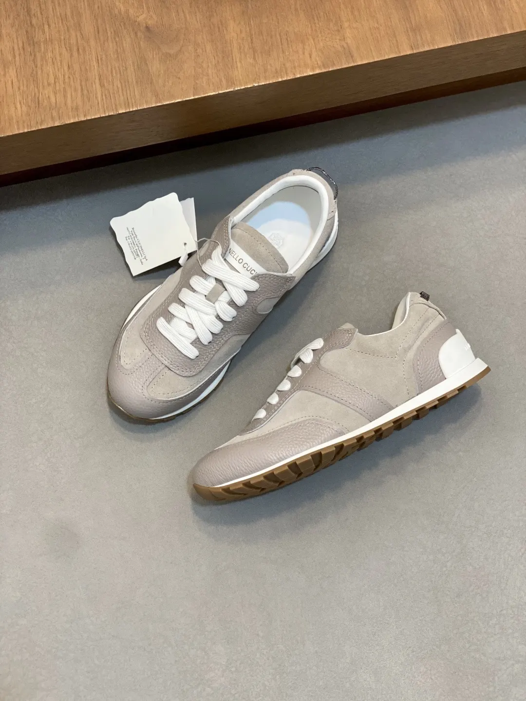 Brunello Cucinelli SS 白色 運動鞋 休閒百搭款(數字5) Brunello Cucinelli SS 白色 運動鞋 休閒百搭款(數字5)