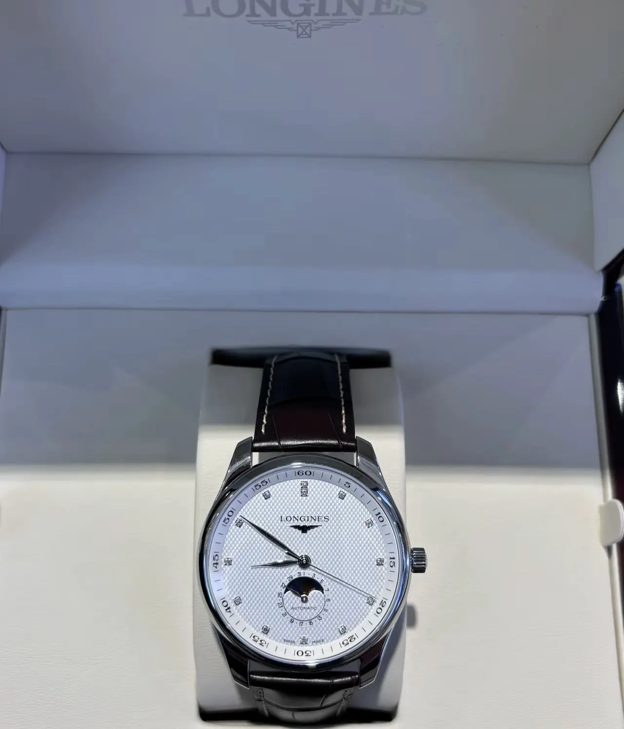 Longines 盒 我被这块浪琴名匠四针月相皮带钻 手錶 經典腕表款