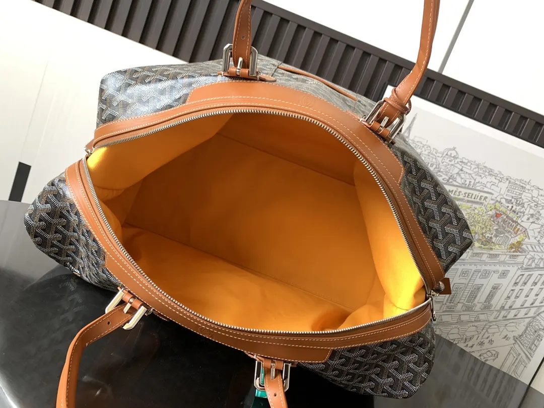 Goyard 它的提手可调节长度 可确保手提时的舒适度 并且开口两 旅行包 大容量旅行款