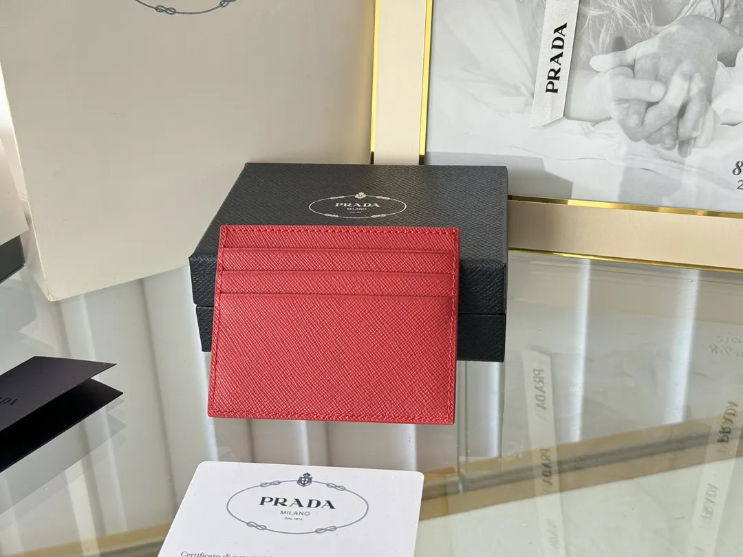 Prada 十字纹牛皮 Logo 金属标 钱包 实用卡夹