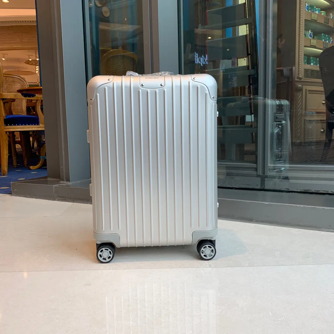 黑色 蓝色 全铝镁合金 铝默瓦 全铝镁合金 我们做的不仅是箱 行李箱 旅行拉杆款 轻便出行款