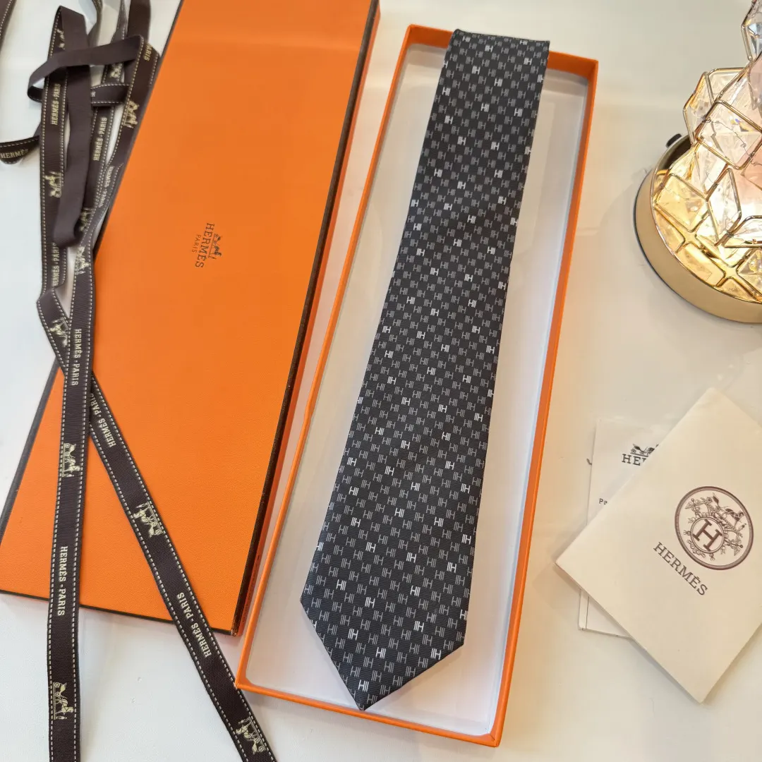 Hermès 橙色 领带 精致配饰