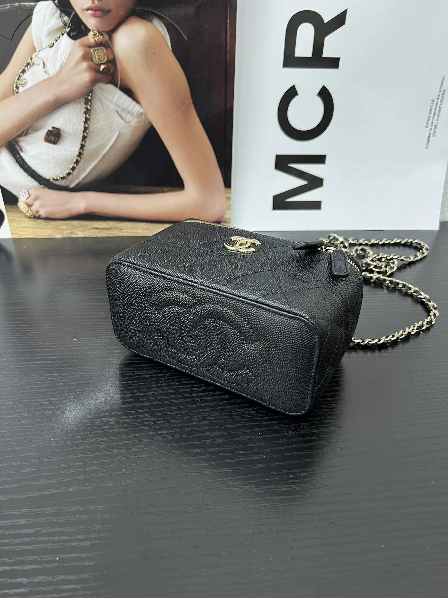 Chanel 小牛皮鏈條包 單肩斜挎
