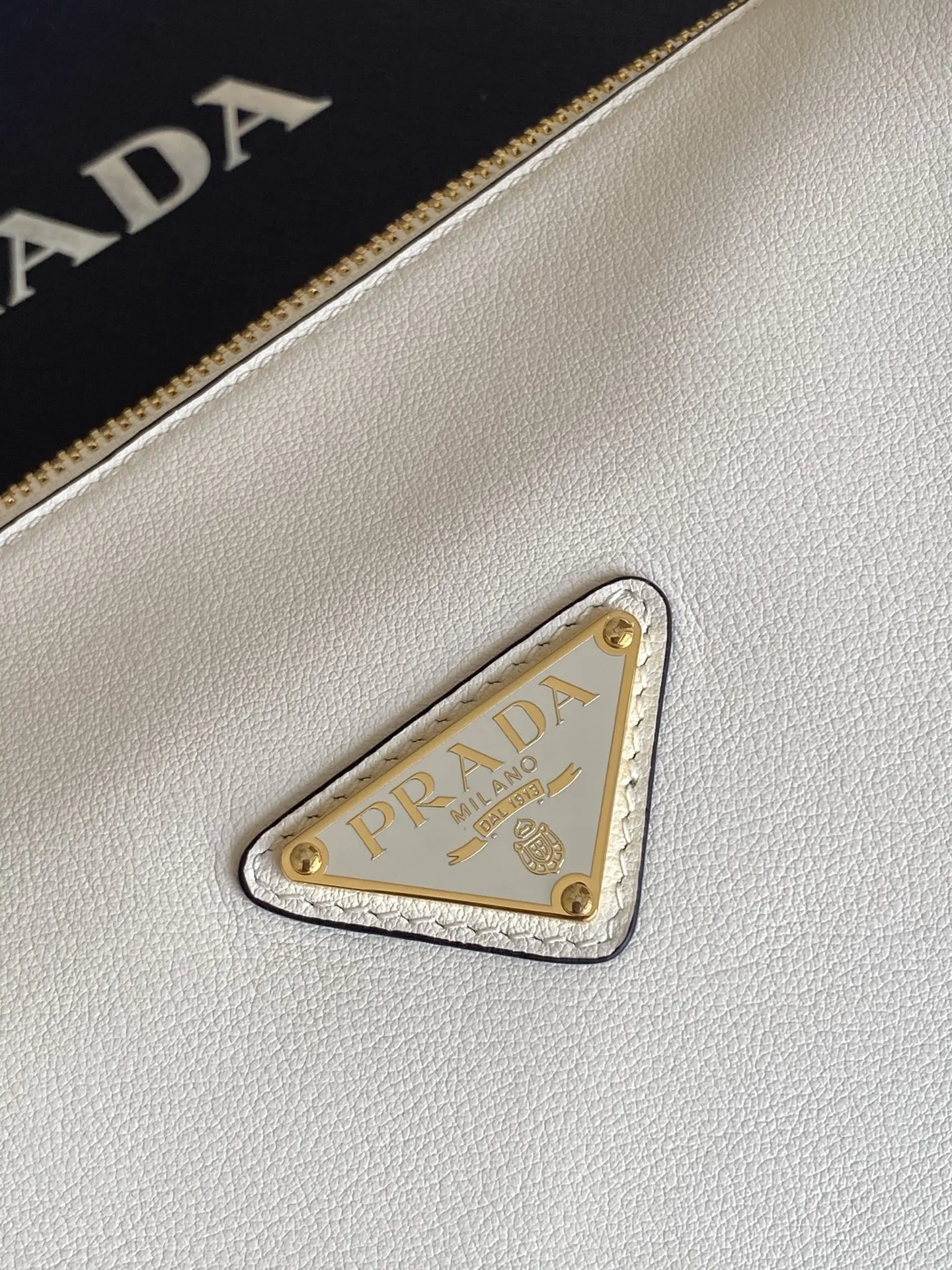Prada 1BA444 牛皮 羊皮 手提包