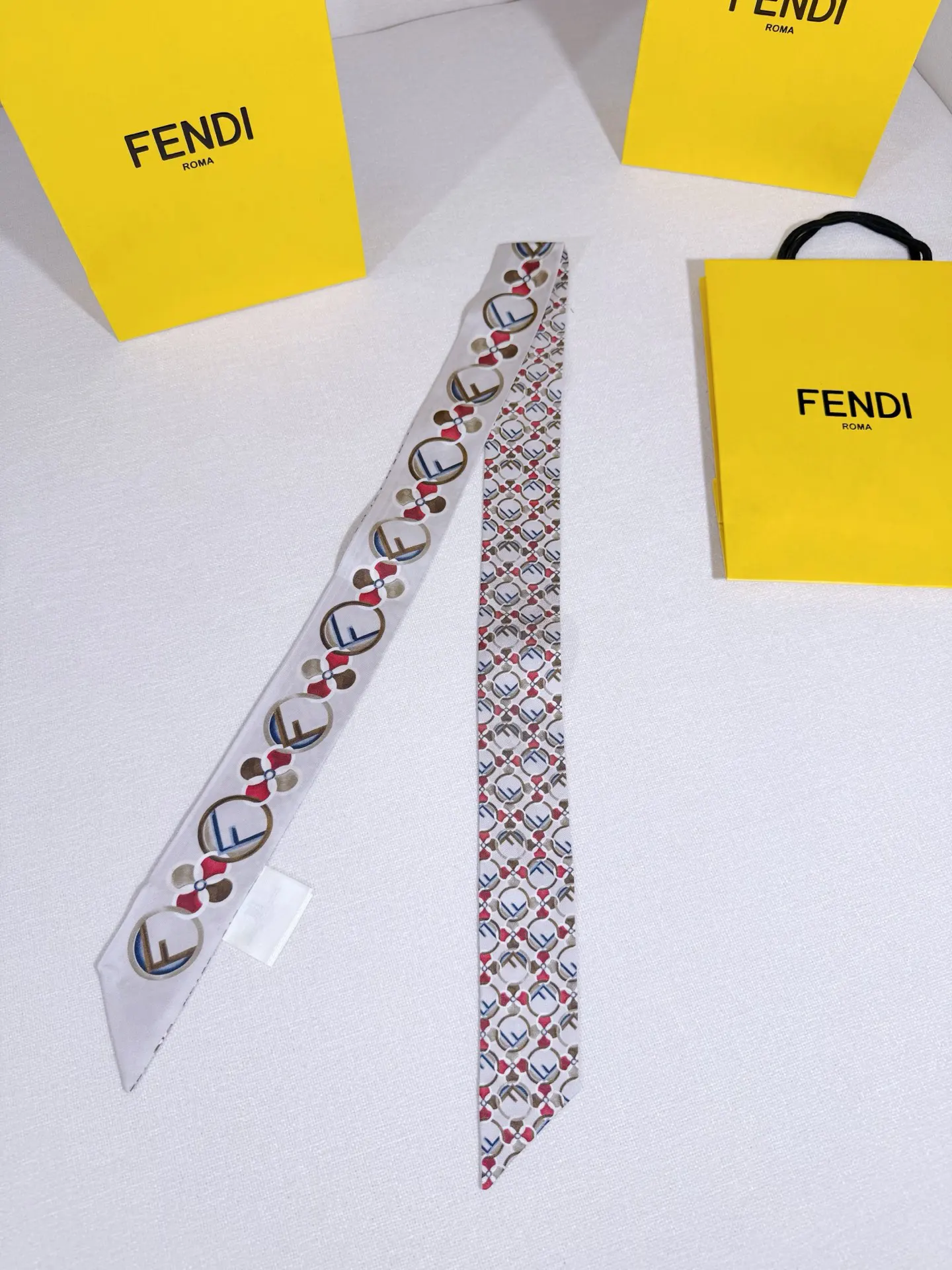 Fendi 卡其 腰帶 通勤百搭款