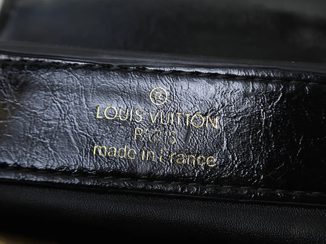 LV Capucines 牛皮 链条包 精致链条款