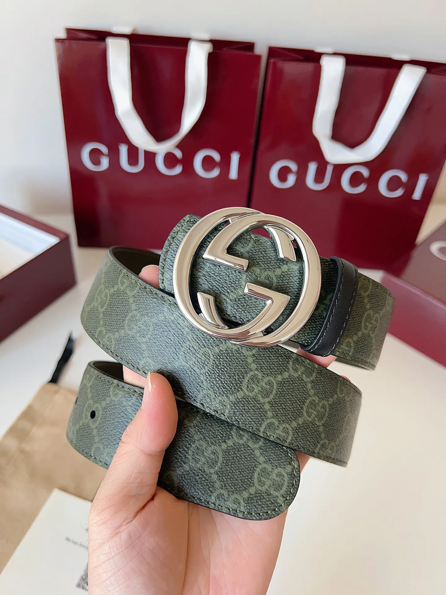 Gucci 双G扣牛皮腰带 绿色