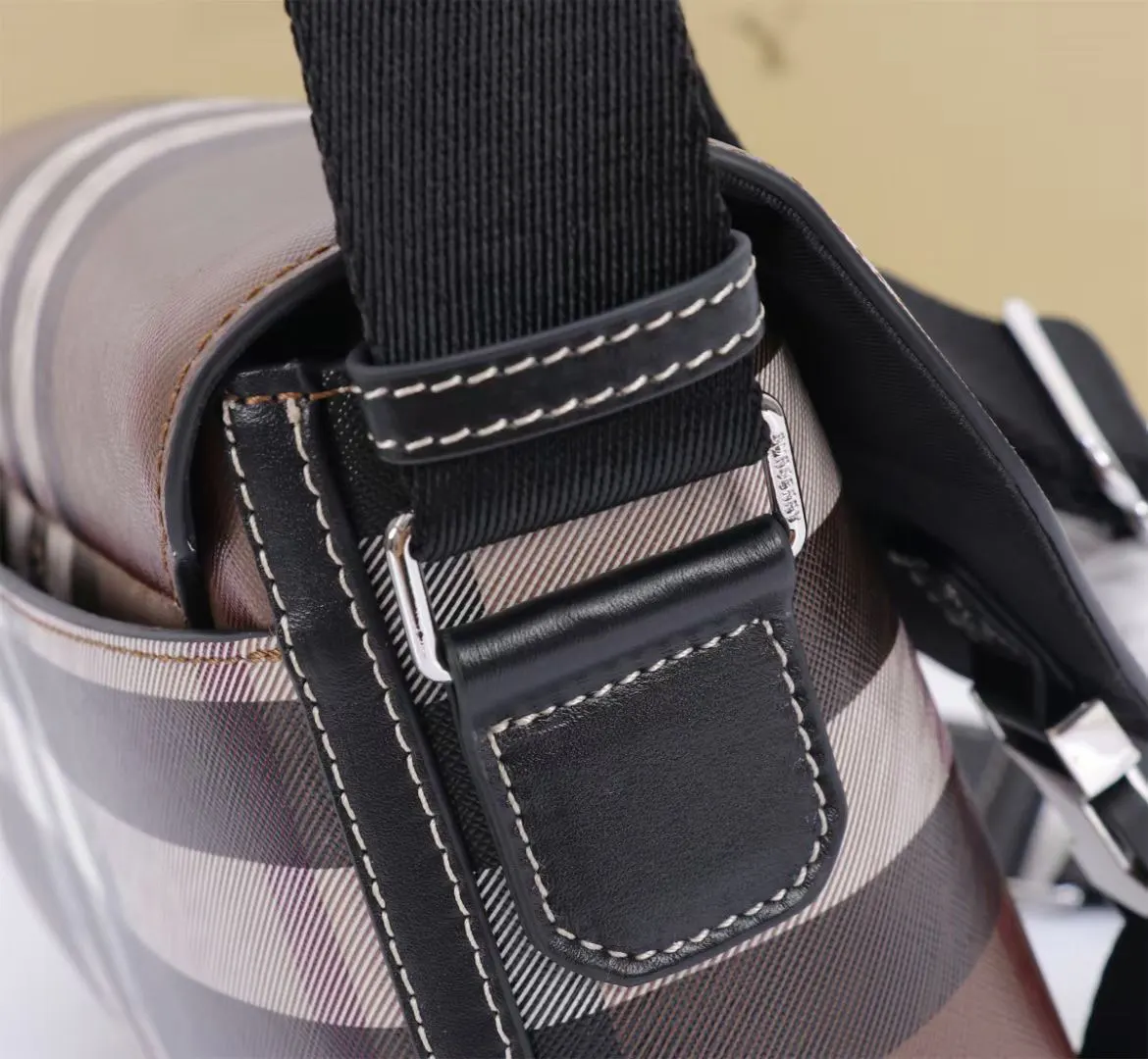 Burberry 灰色 皮革 收納包 旅行收納款