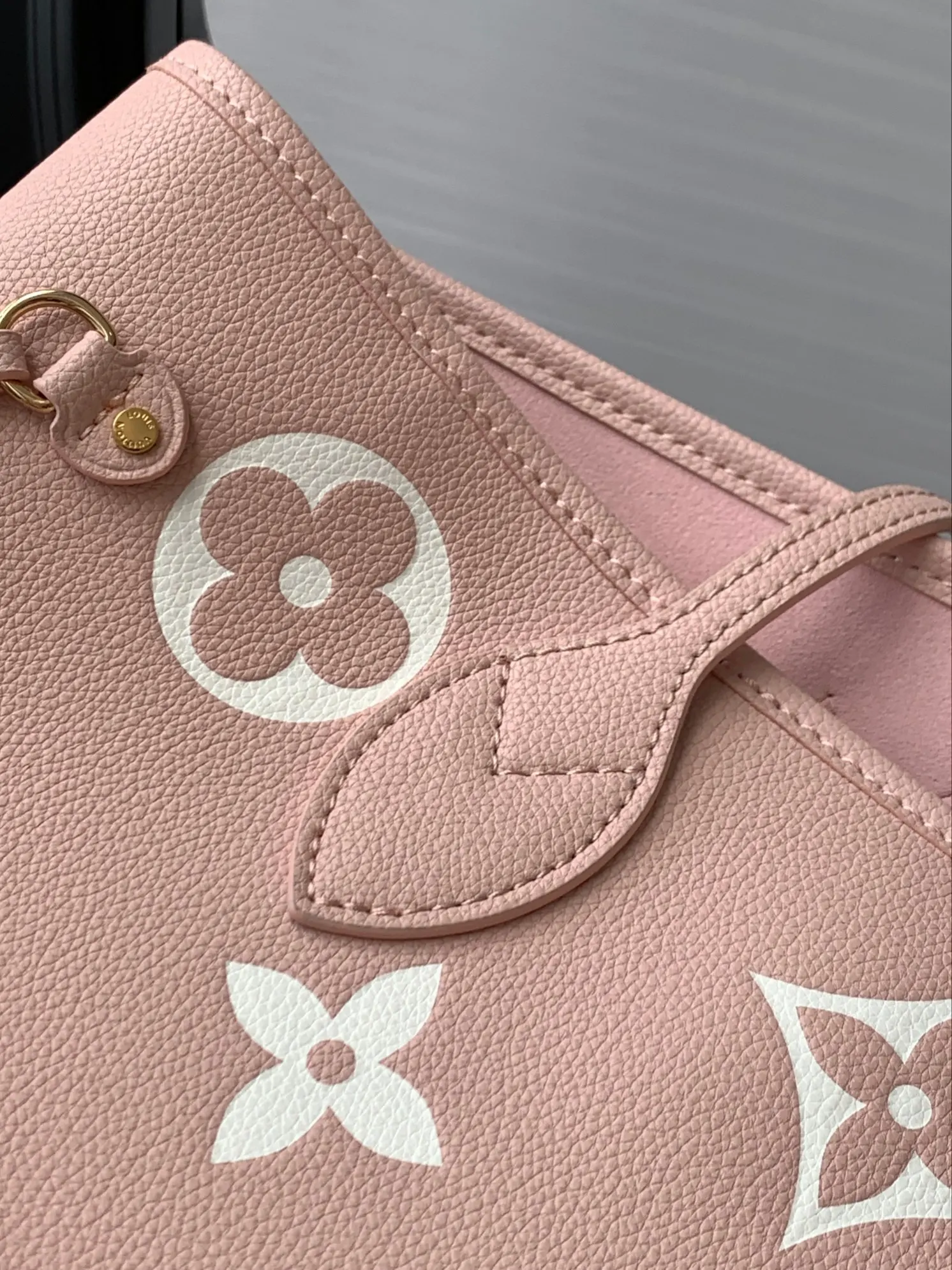 Neverfull 黑色 米白 手拿包 精致手拿款