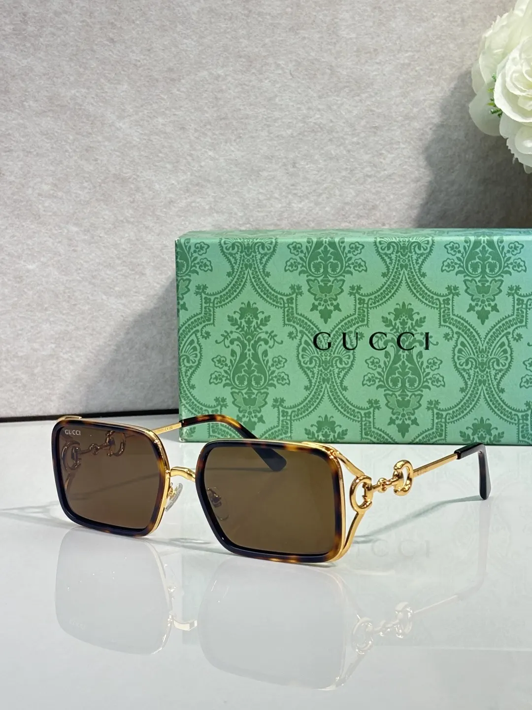 Gucci 金色 太阳镜