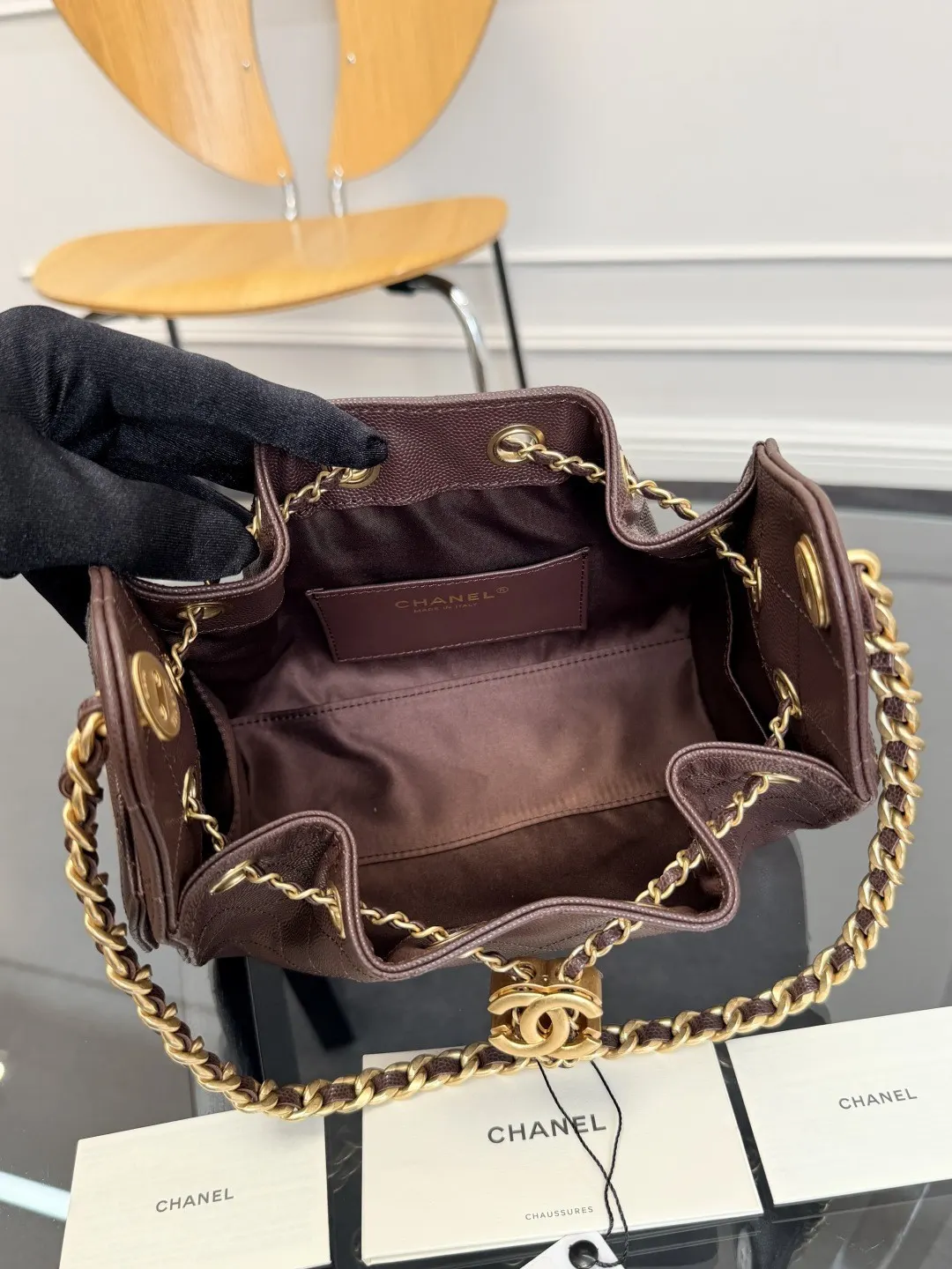 Chanel White Hobo Shoulder Bag Vintage Leather