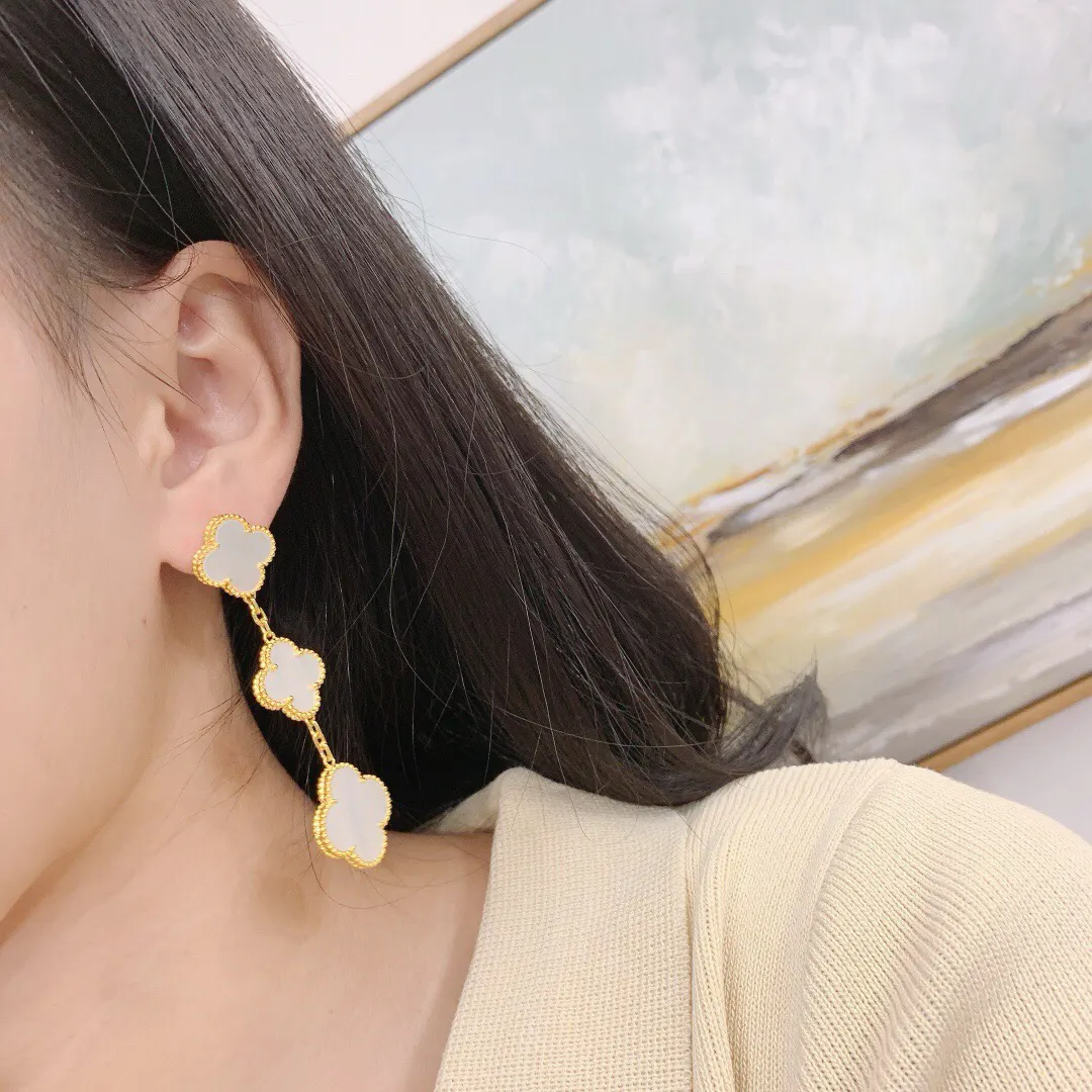 Van Cleef 四叶草 耳环 优雅耳饰款