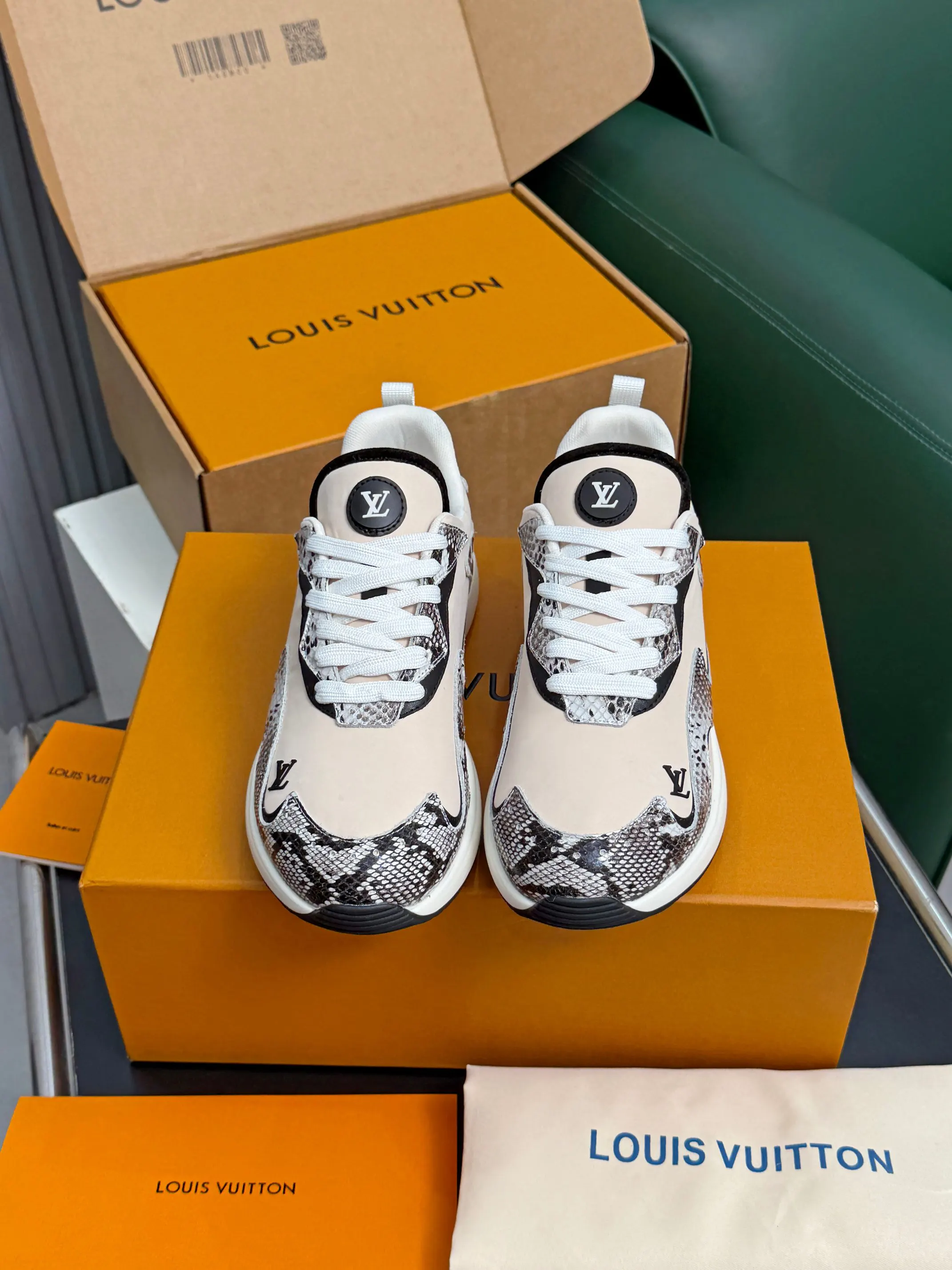Louis Vuitton 运动鞋