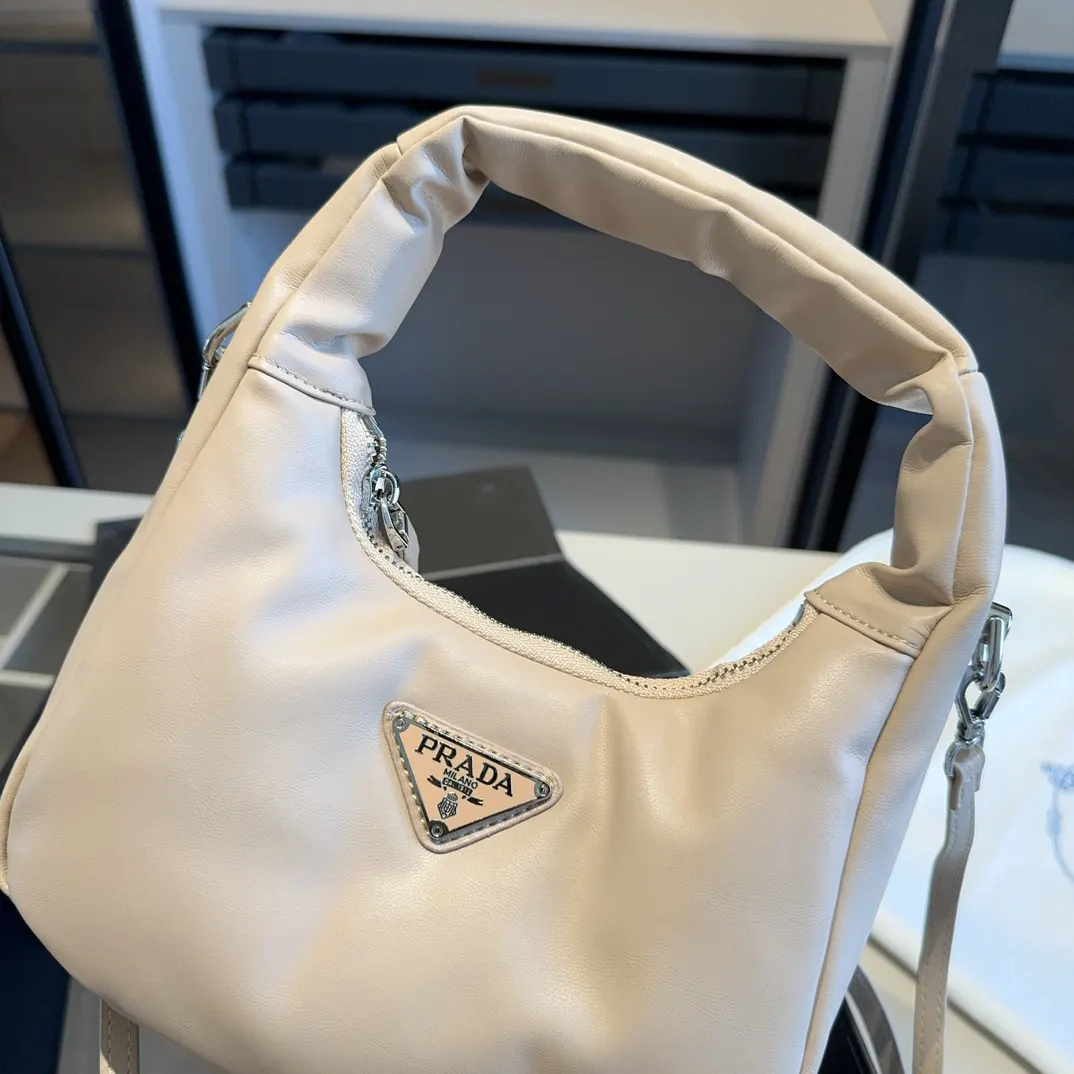 PRADA 腋下包 日常通勤款