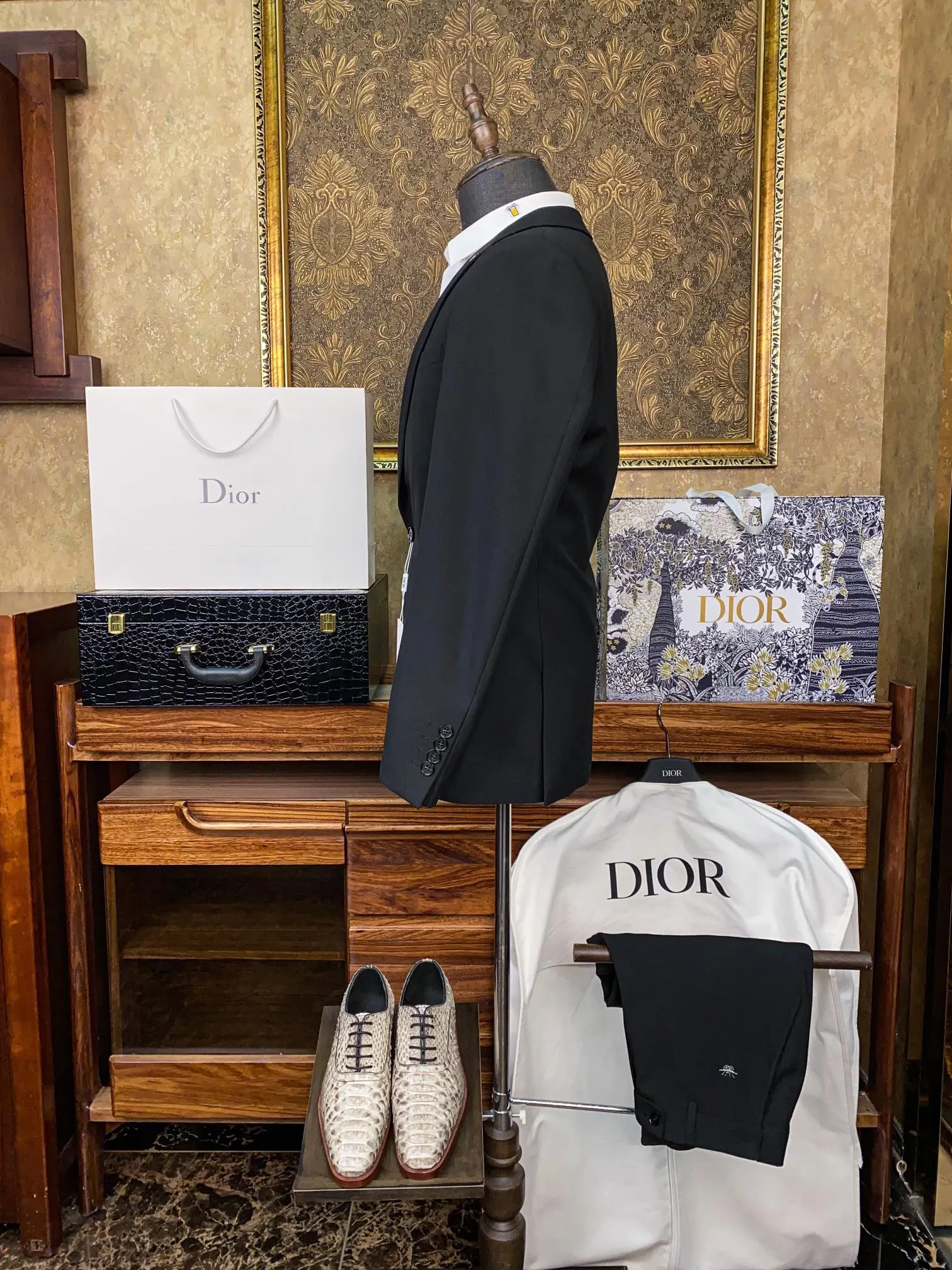Dior 西裝外套 精緻穿搭(數字4) Dior 西裝外套 精緻穿搭(數字4)