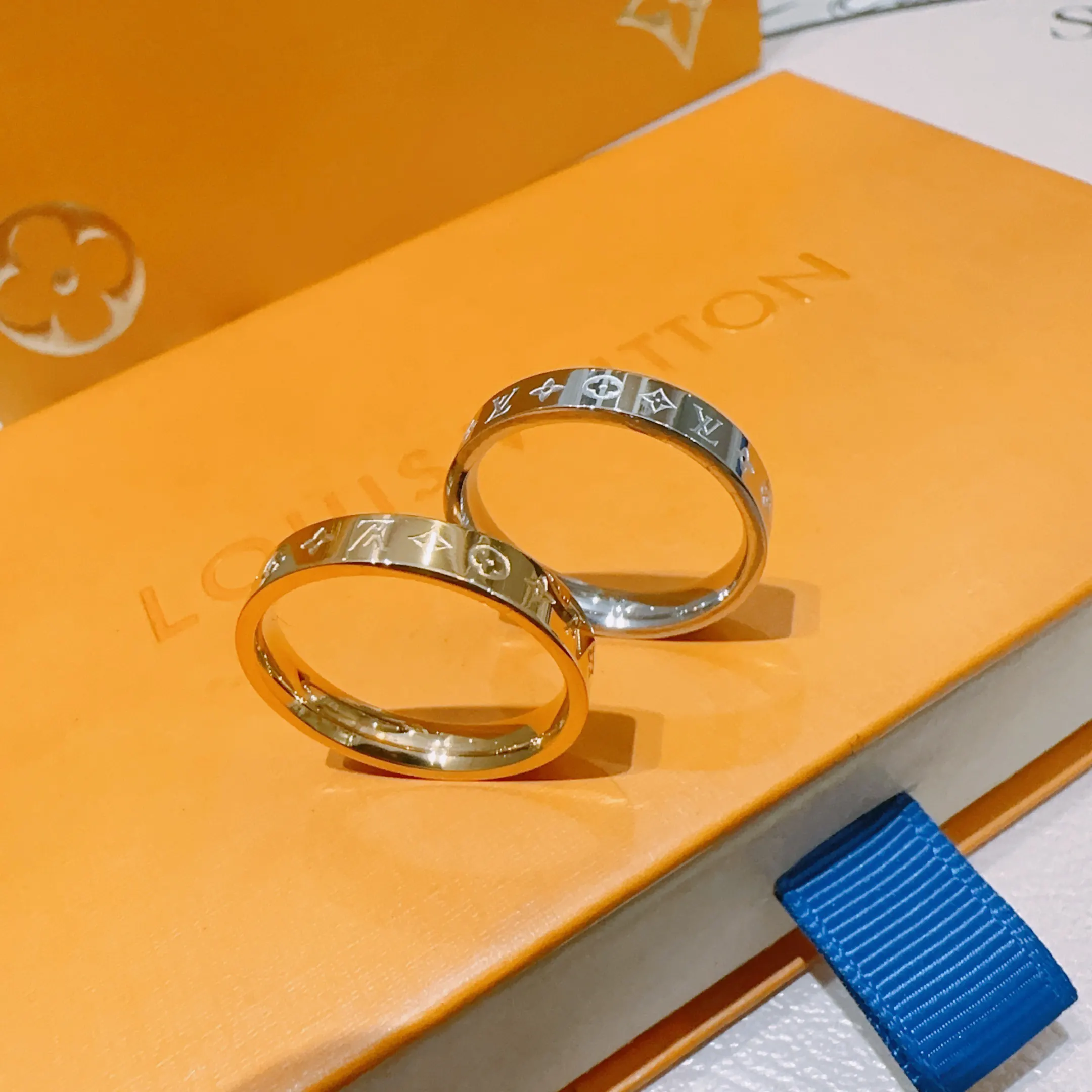 Louis Vuitton Fashion Item