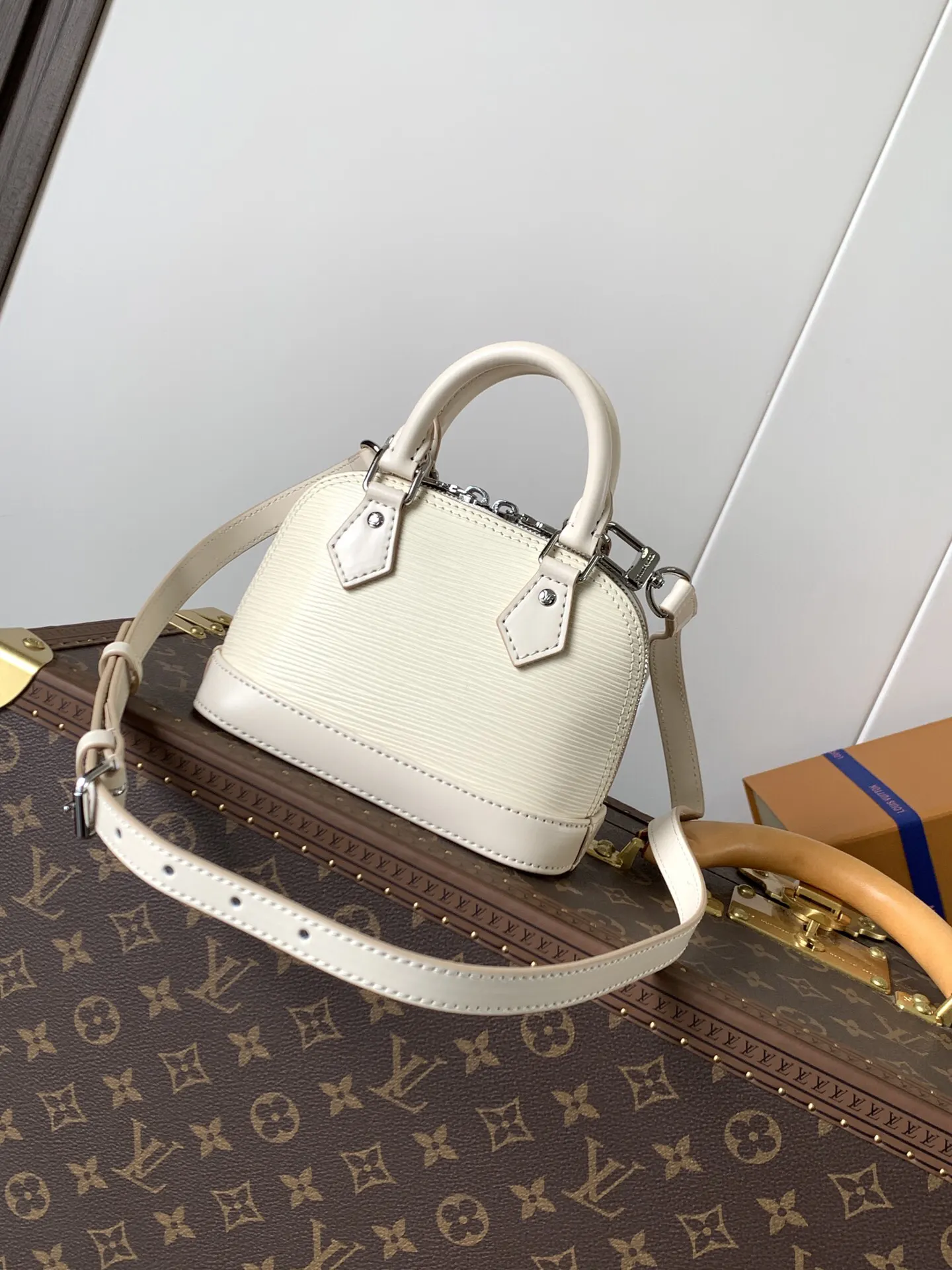 LV Alma 黑白配色 貝殼包(數字3) LV Alma 黑白配色 貝殼包(數字3)