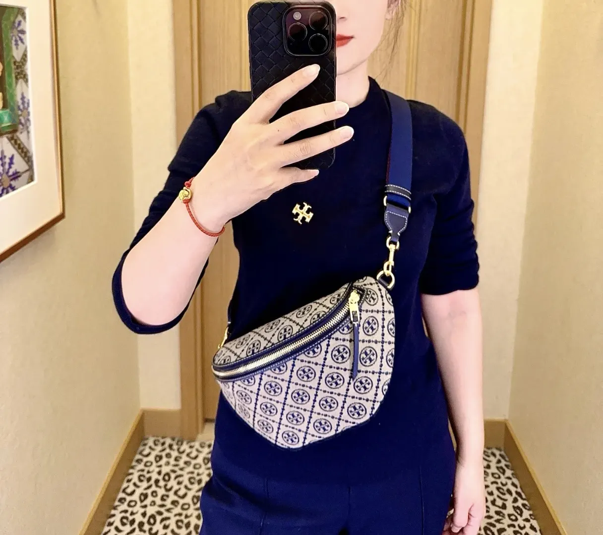 新版腰包 ToryBurch 蓝花 黑色花纹腰包 休闲腰包款