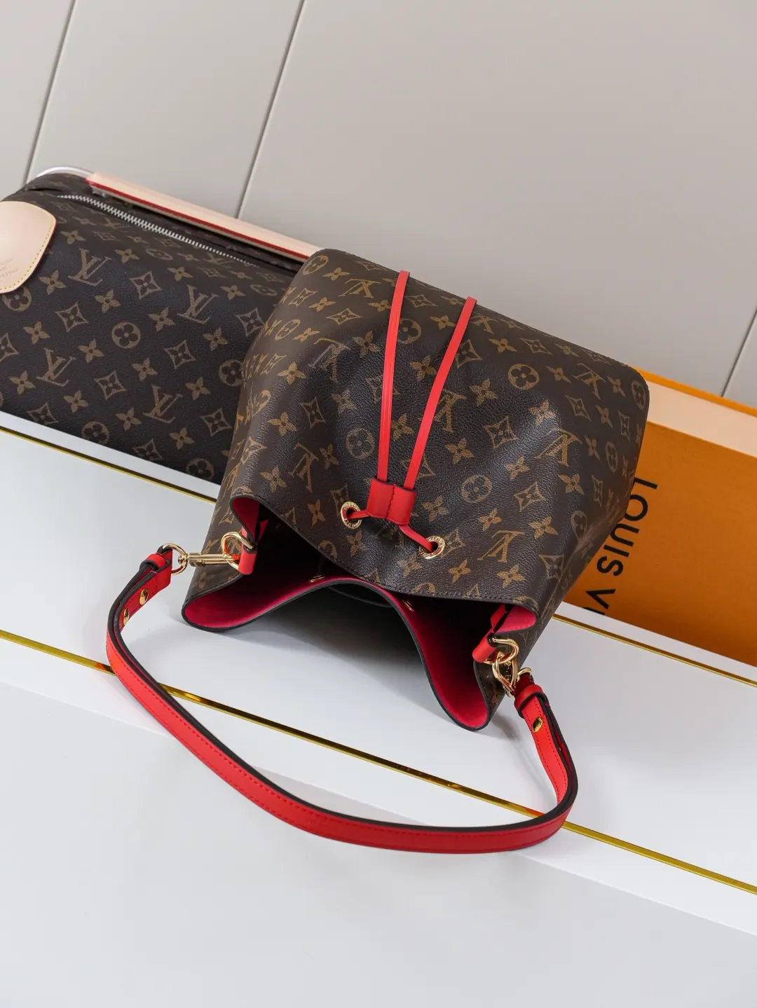 LV 老花 牛皮 收纳包 旅行收纳款