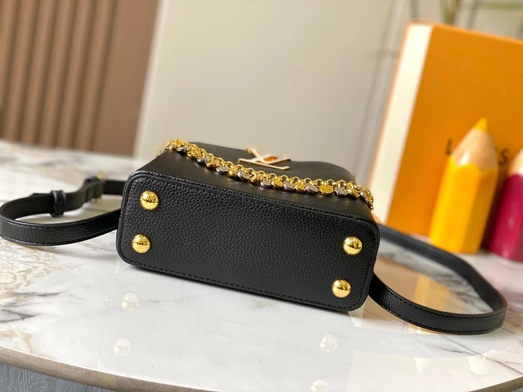 LV Capucines 牛皮 鏈條包 精致鏈條款