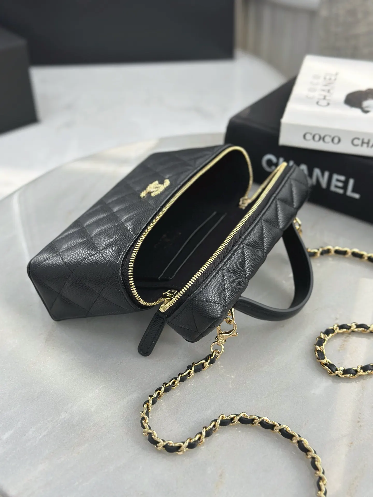 Chanel 19 小号 黑色 皮革 链条包