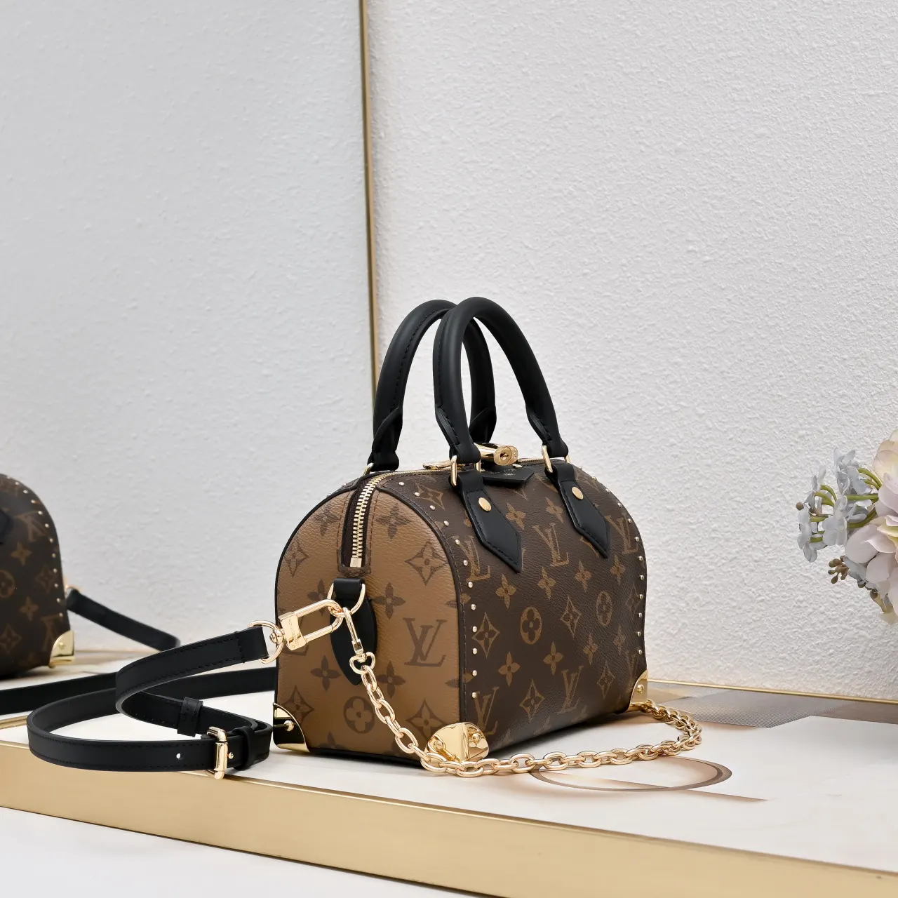 LV Speedy chain bag, shoulder crossbody Image 2 LV Speedy chain bag, shoulder crossbody Image 2