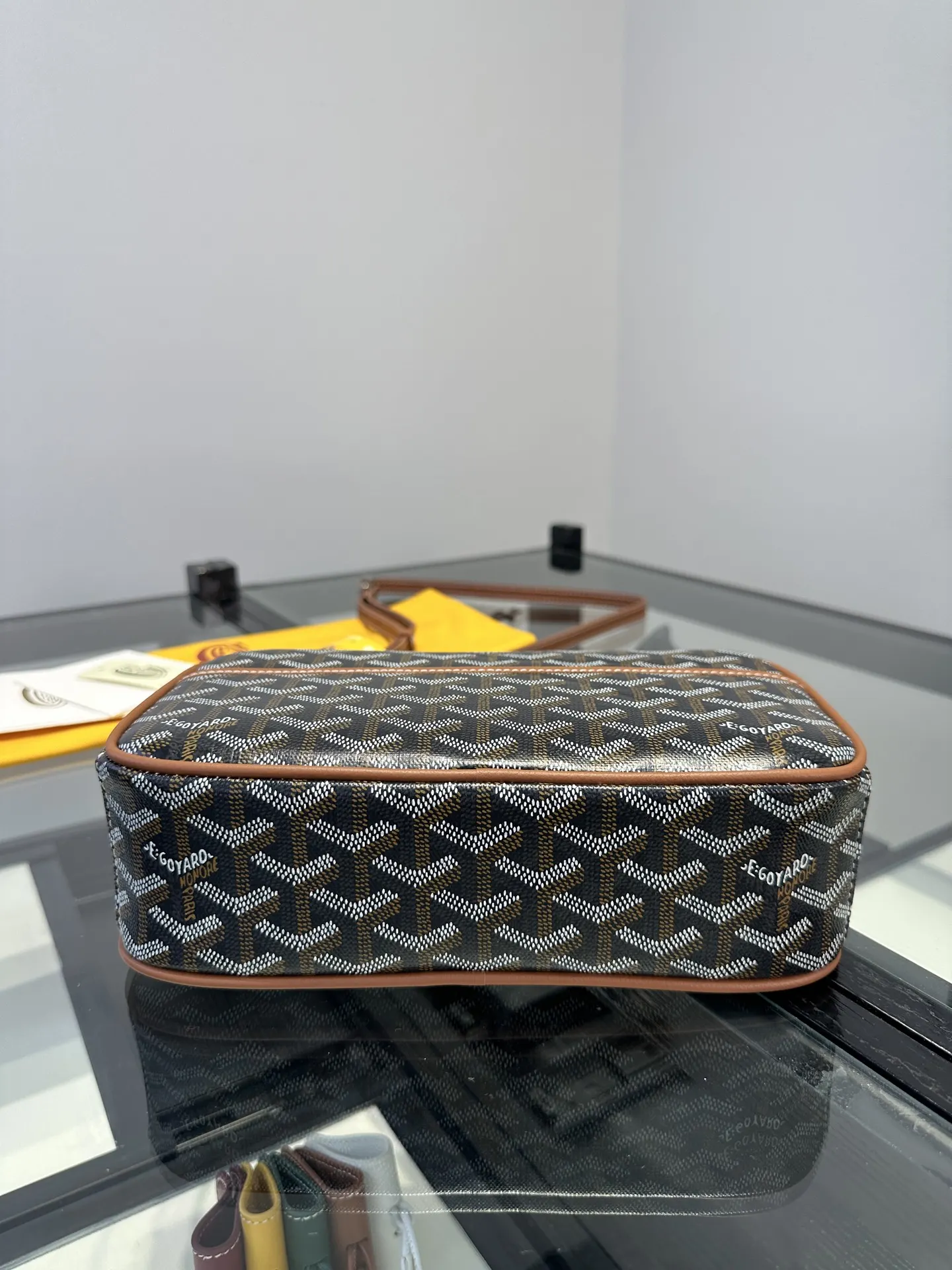 Goyard 棕色 Cap Vert相机包 斜挎包 棕色 是戈雅的经典 轻便斜挎款