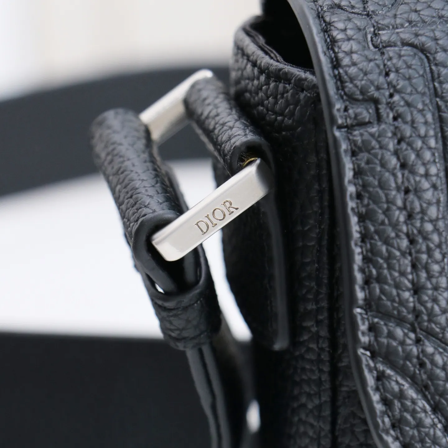 Dior Saddle 黑色牛皮信使包 手提斜挎 手提包
