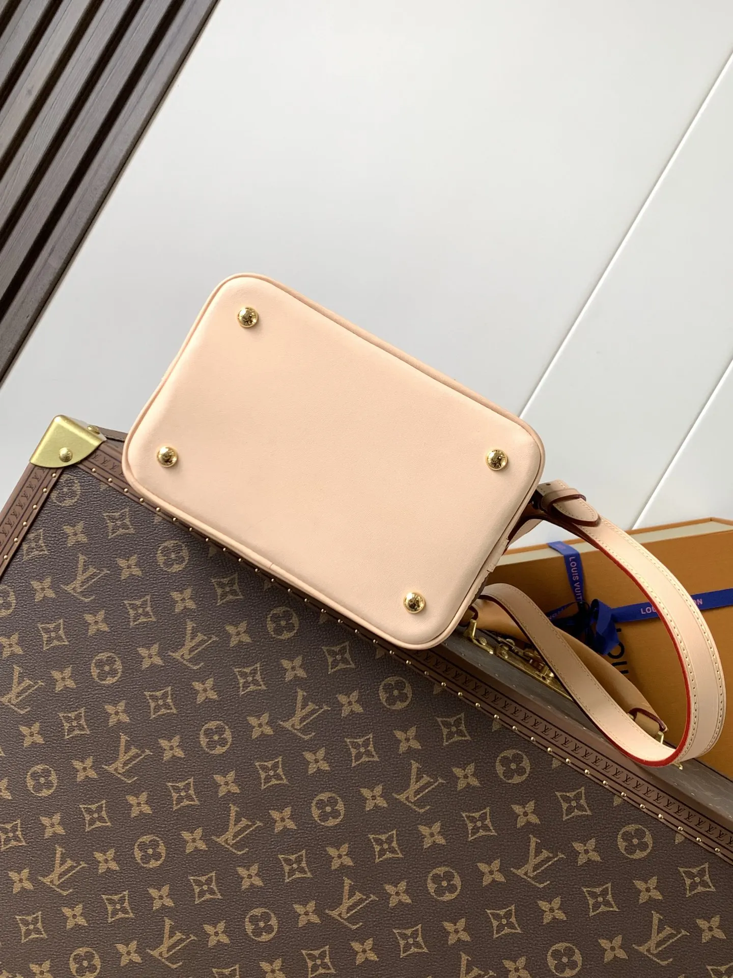 LV 老花 牛皮 老花 白格 钢扣钢 收纳包 旅行收纳款