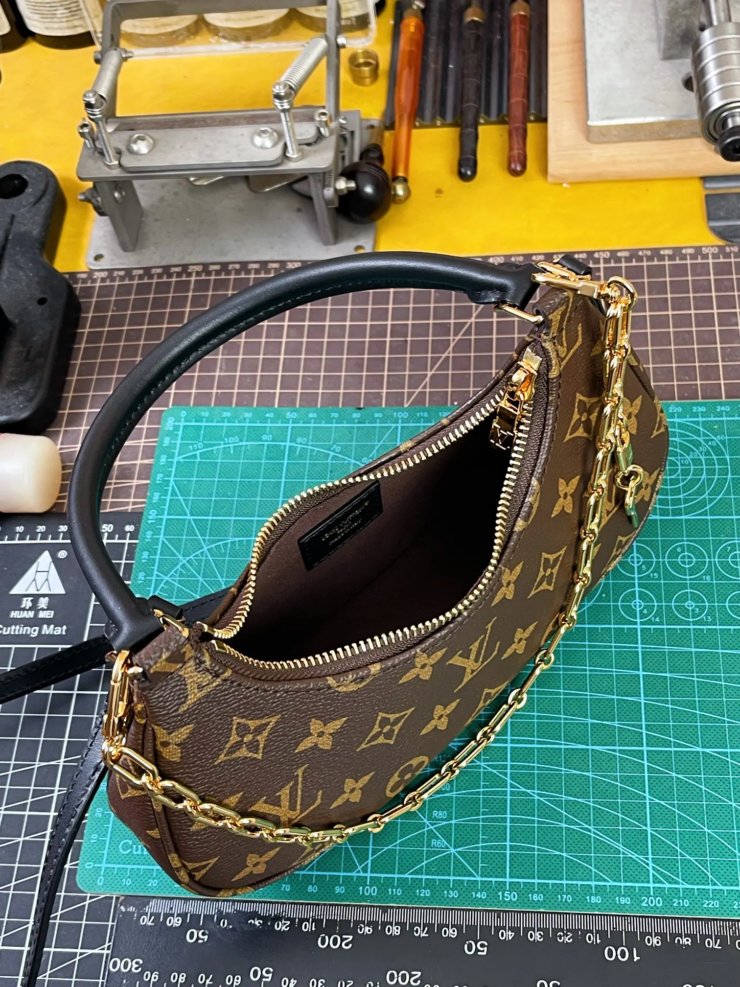 Chain Bag Leather Image 9 Chain Bag Leather Image 9