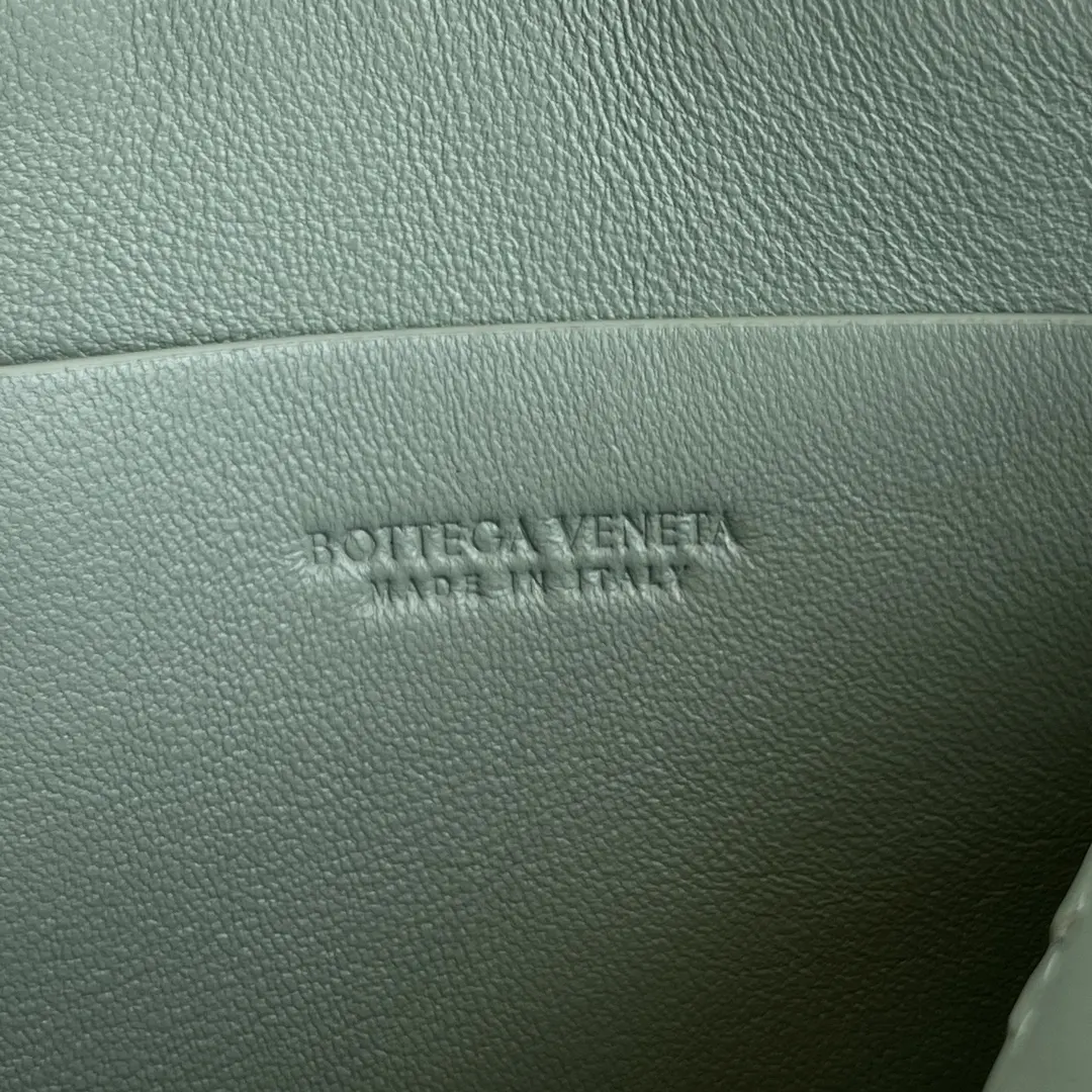 Bottega Veneta 腋下包 復古腋下背款(數字9) Bottega Veneta 腋下包 復古腋下背款(數字9)