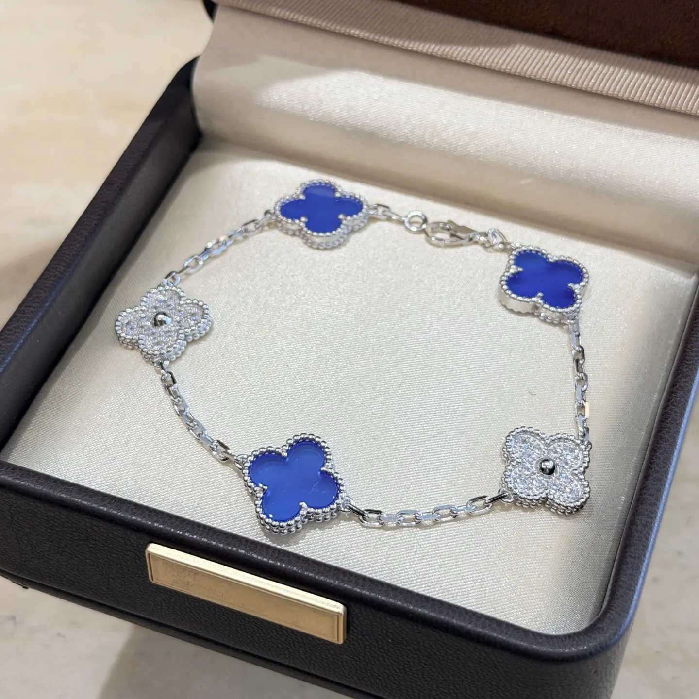 Van Cleef 金色 满钻 四叶草 菱形 手链 日常叠戴款