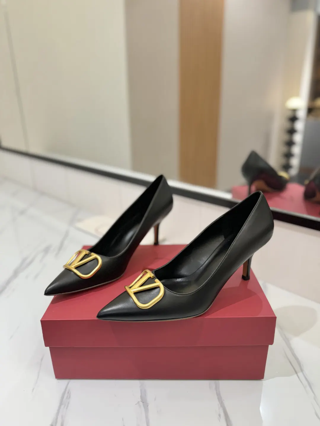 Valentino 金色 平底鞋 通勤约会款 款02