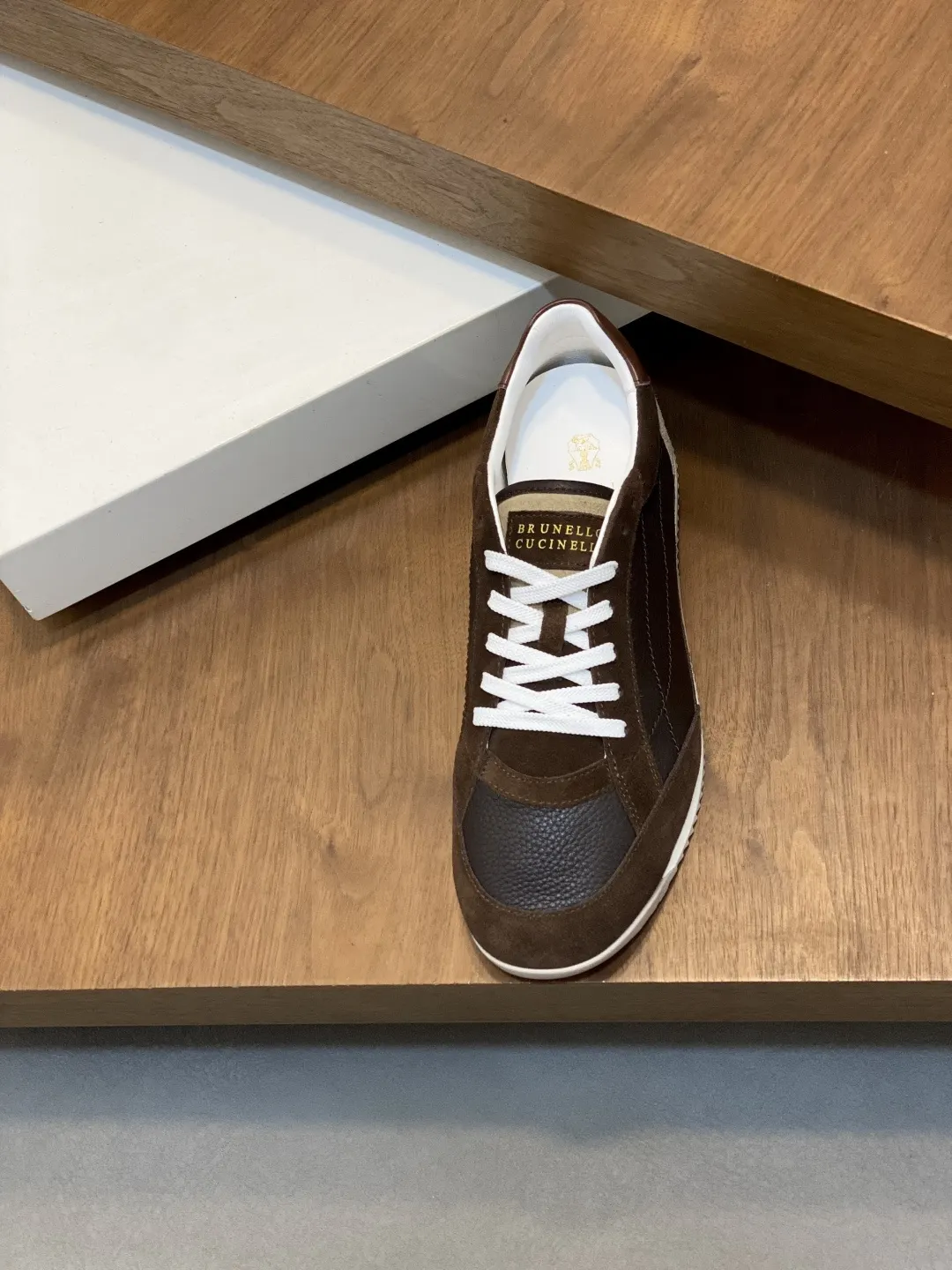 Brunello Cucinelli SS 白色 運動鞋 休閒百搭款(數字6) Brunello Cucinelli SS 白色 運動鞋 休閒百搭款(數字6)
