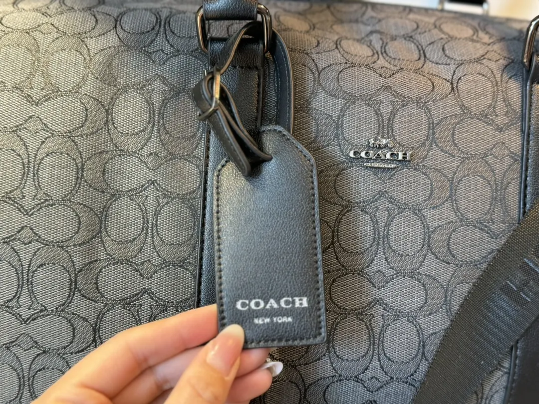 Black White Fashion Item Travel